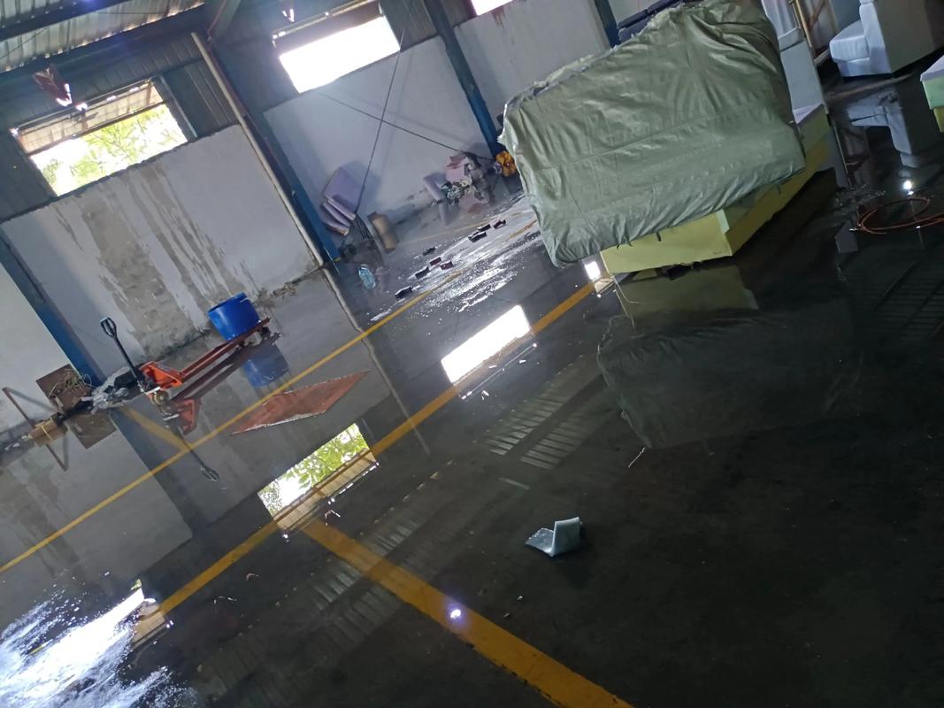 暴雨偷袭沙发厂 一场家具与天灾的混战